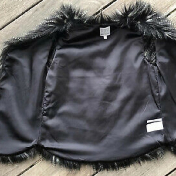 🧧Perfect Ella Moss Faux Ostrich Feather Vest👑💍 - Picture 3 of 8